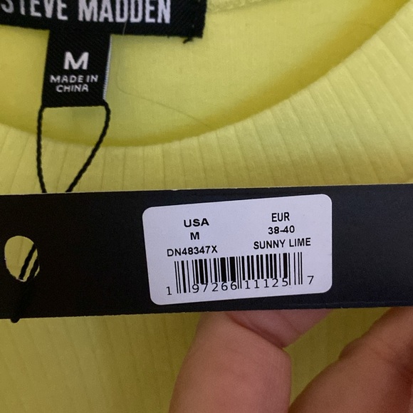 NWT thin sweater dress, size M, lime yellow colour. Very comfortable. - Picture 3 of 6